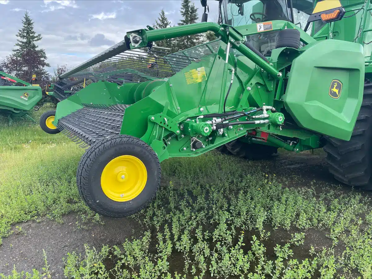 Gallery image 1 for Used 2022 John Deere BP15 Header - Pickup