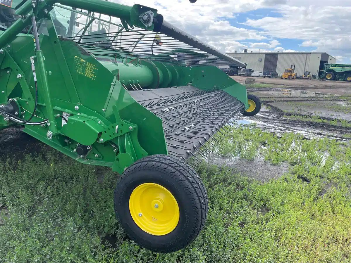 Gallery image 2 for Used 2022 John Deere BP15 Header - Pickup
