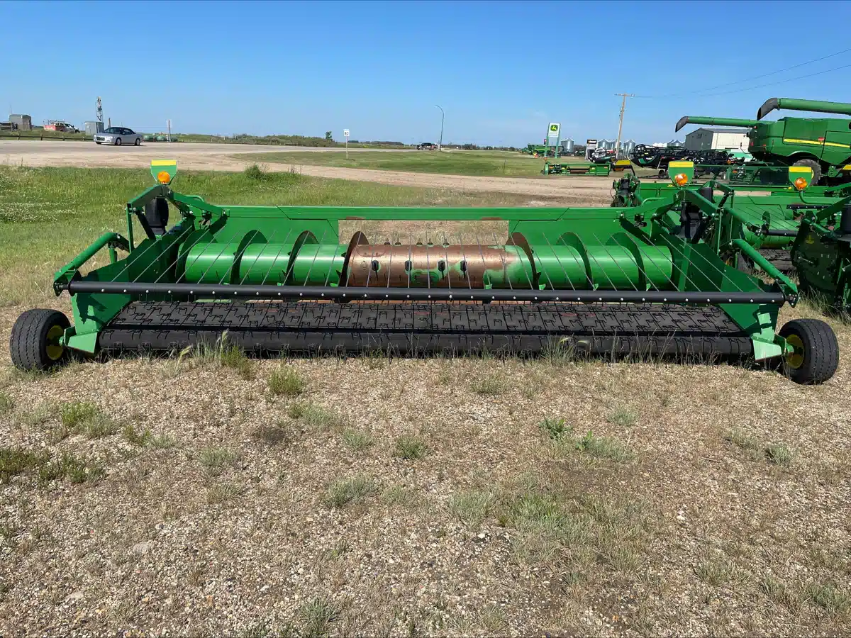 Gallery image 2 for Used 2014 John Deere 615P Header - Pickup