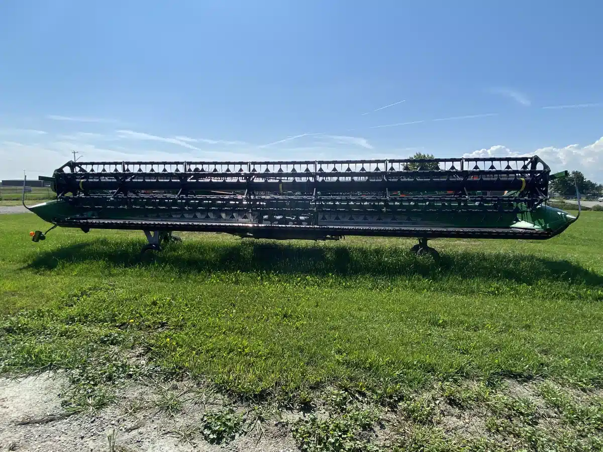 Gallery image 2 for Used 2010 John Deere 635D Header - Draper