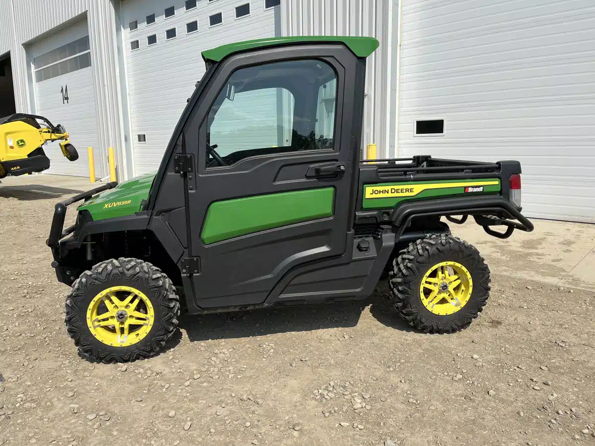Gallery image 2 for Used 2022 John Deere XUV 835R Utility Vehicle
