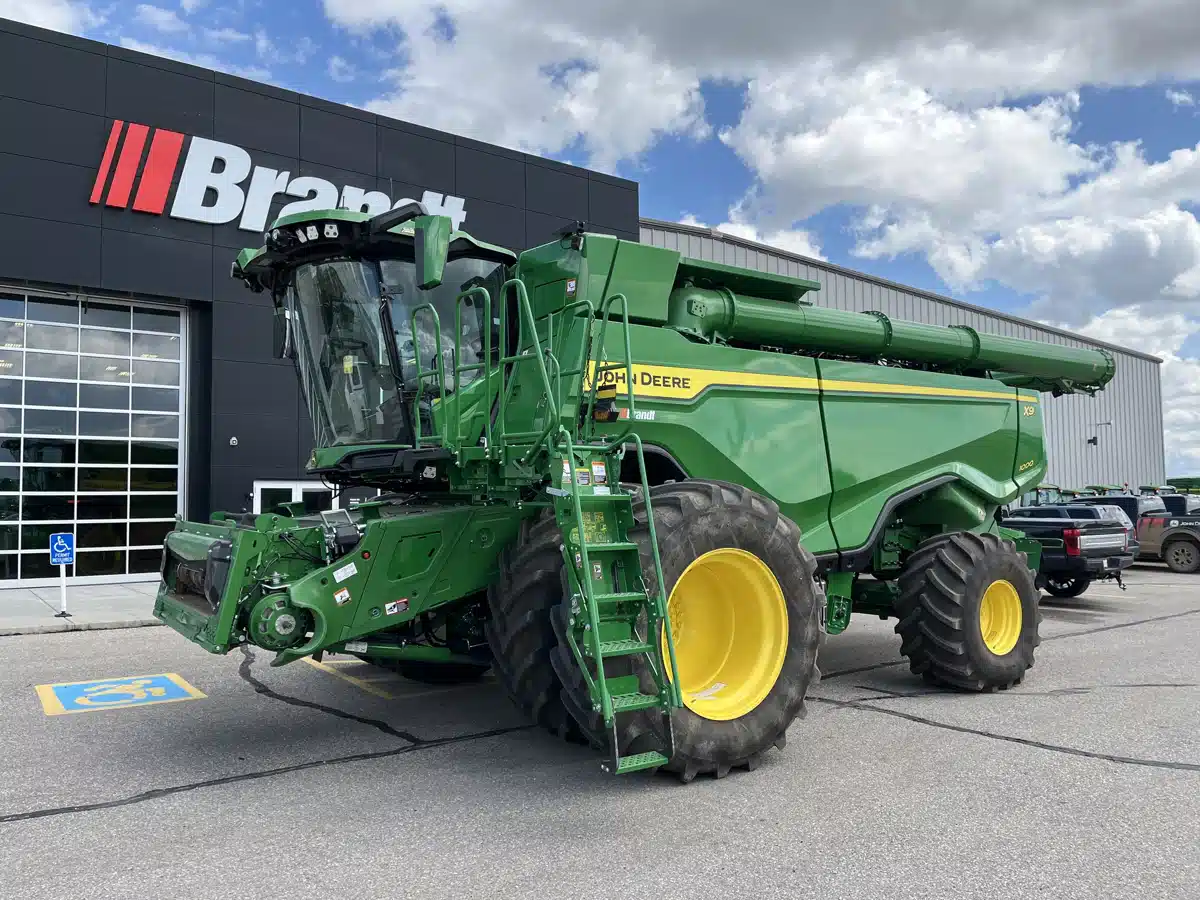 Gallery image 1 for Used 2024 John Deere X9 1000 Combine