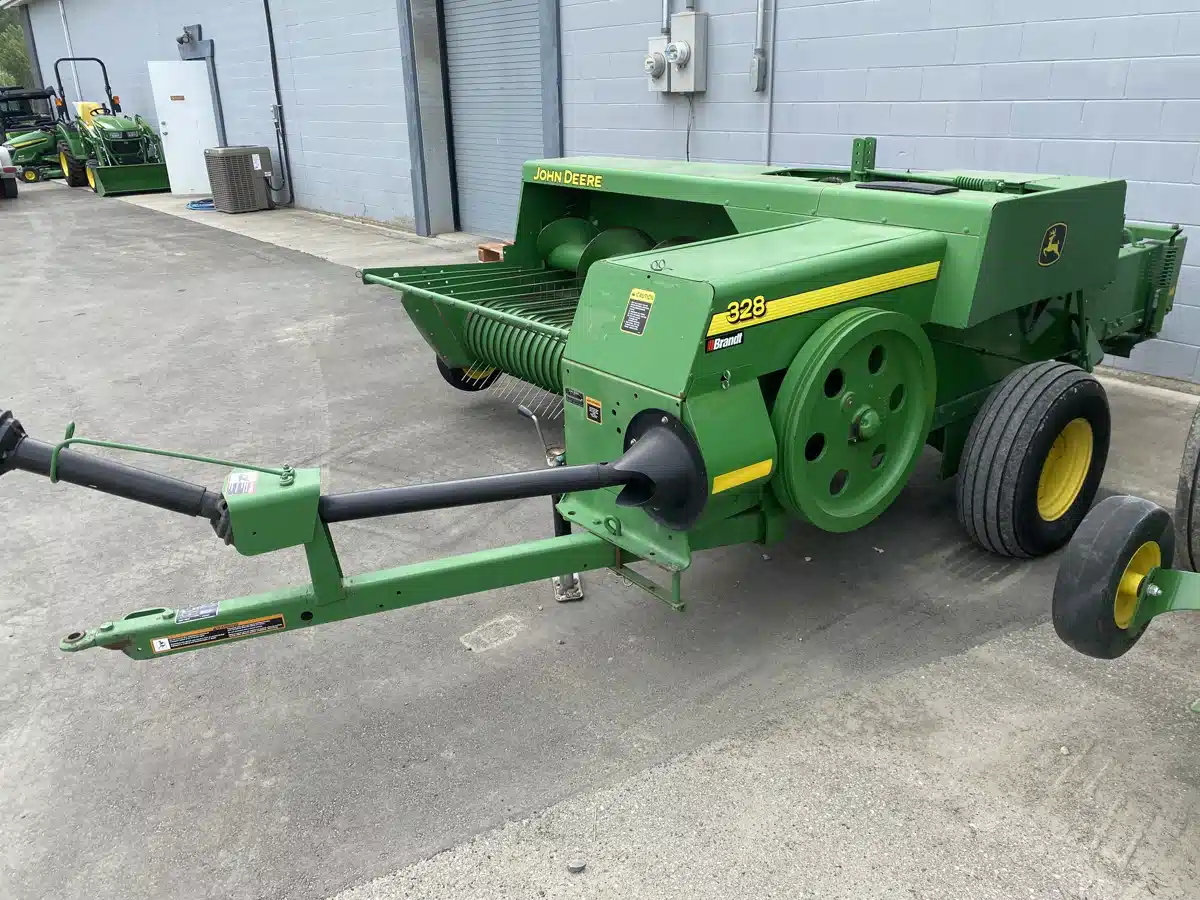 Gallery image 1 for Used 2007 John Deere 328 Square Baler - Small