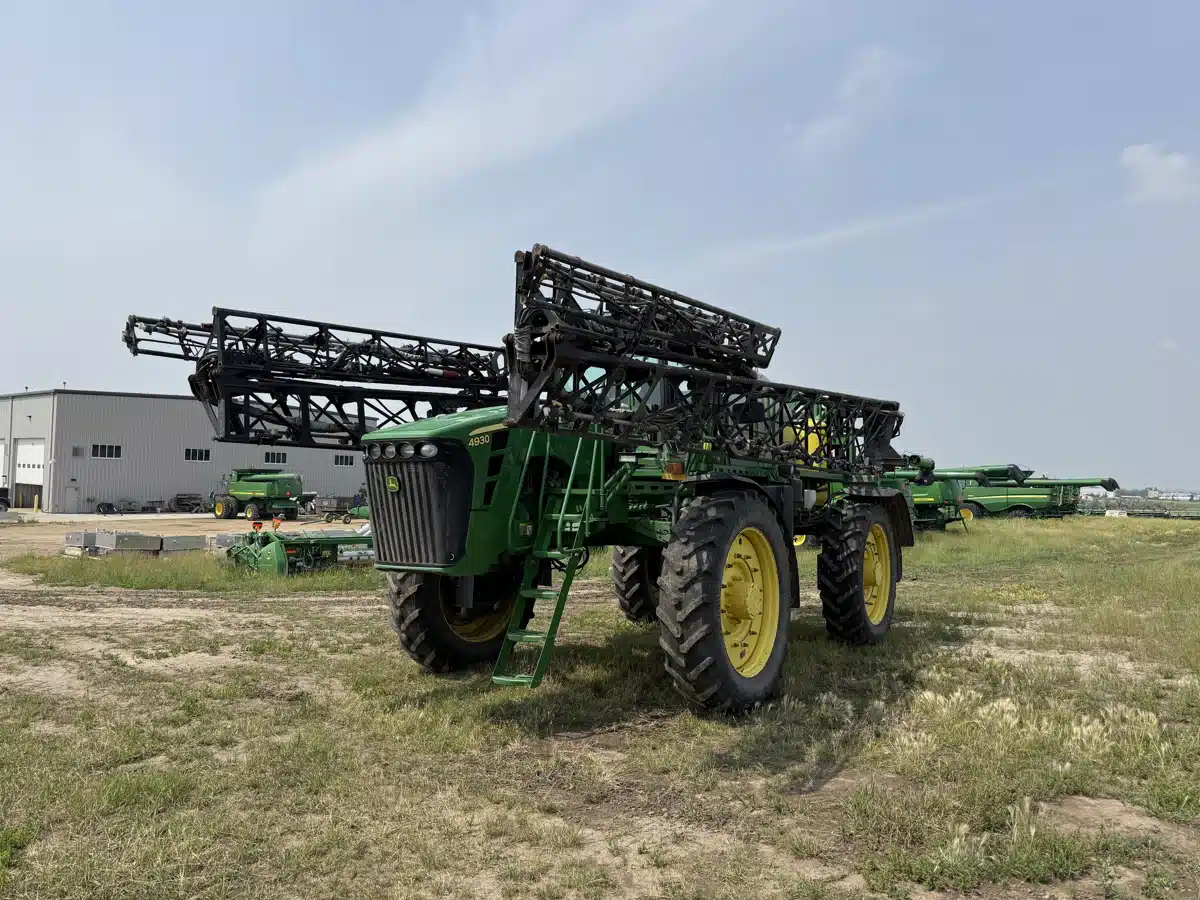 Gallery image 1 for Used 2007 John Deere 4930 Sprayer - Self Propelled