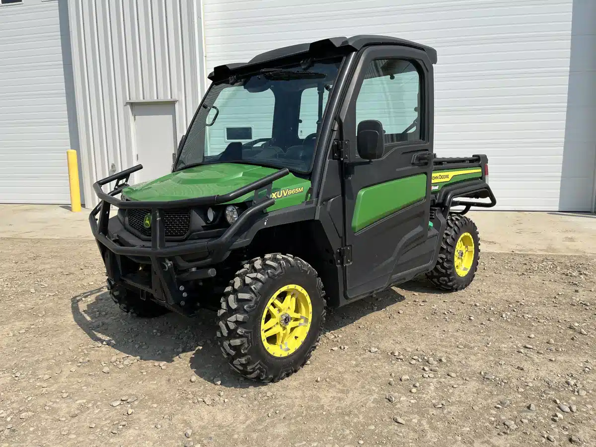 Gallery image 1 for 2023 John Deere XUV 865M Utility Vehicle