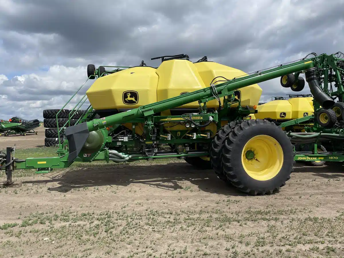 Gallery image 2 for Used 2016 John Deere 1870 Air Drill