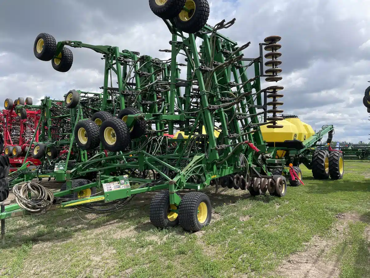 Gallery image 1 for Used 2008 John Deere 1830 Air Drill