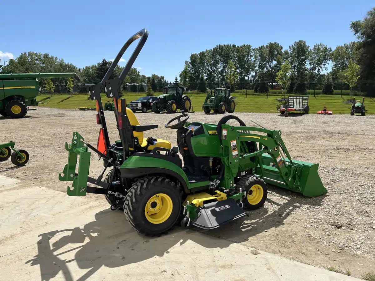 Gallery image 2 for Used 2022 John Deere 1025R Tractor