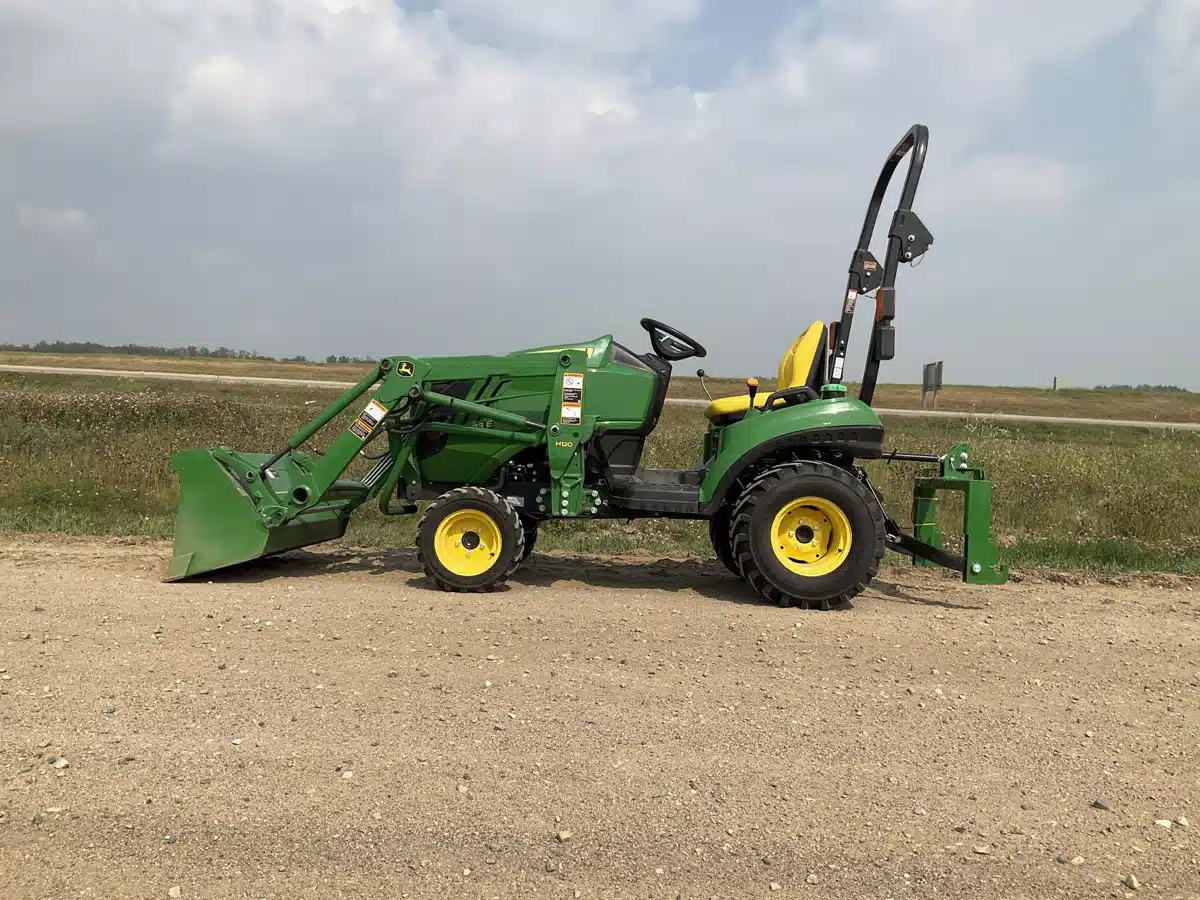 Gallery image 2 for Used 2013 John Deere 1023E Tractor