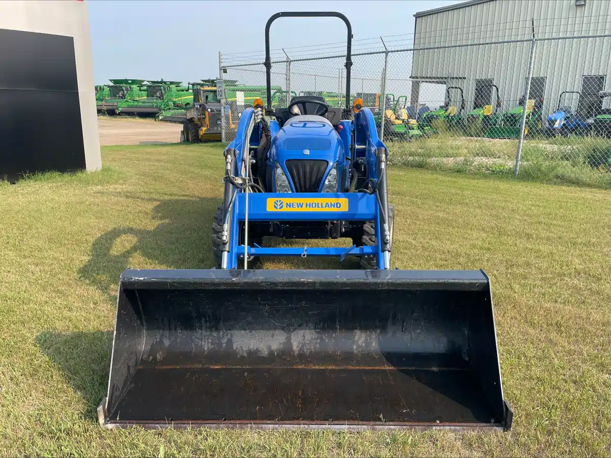 Gallery image 2 for 2013 New Holland BOOMER 30 Tractor