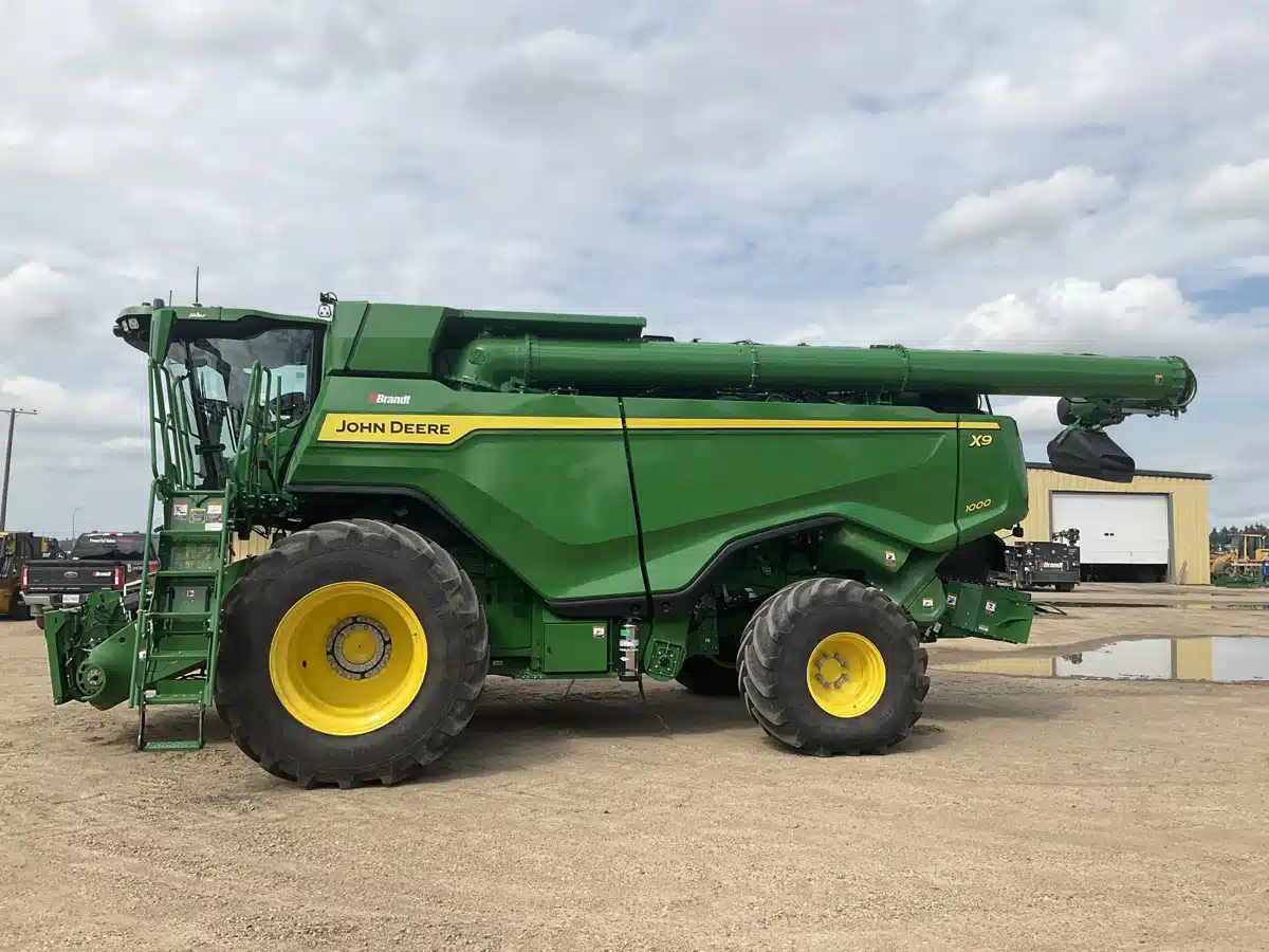 Gallery image 2 for Used 2022 John Deere X9 1000 Combine
