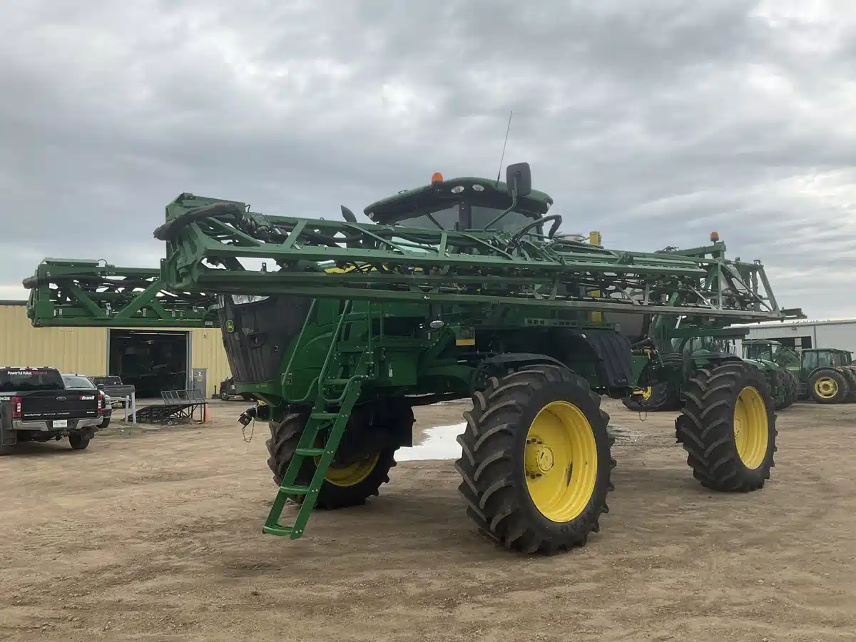Gallery image 1 for Used 2017 John Deere R4038 Sprayer - Self Propelled