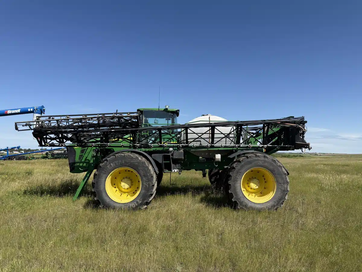 Gallery image 2 for Used 2011 John Deere 4930 Sprayer - Self Propelled