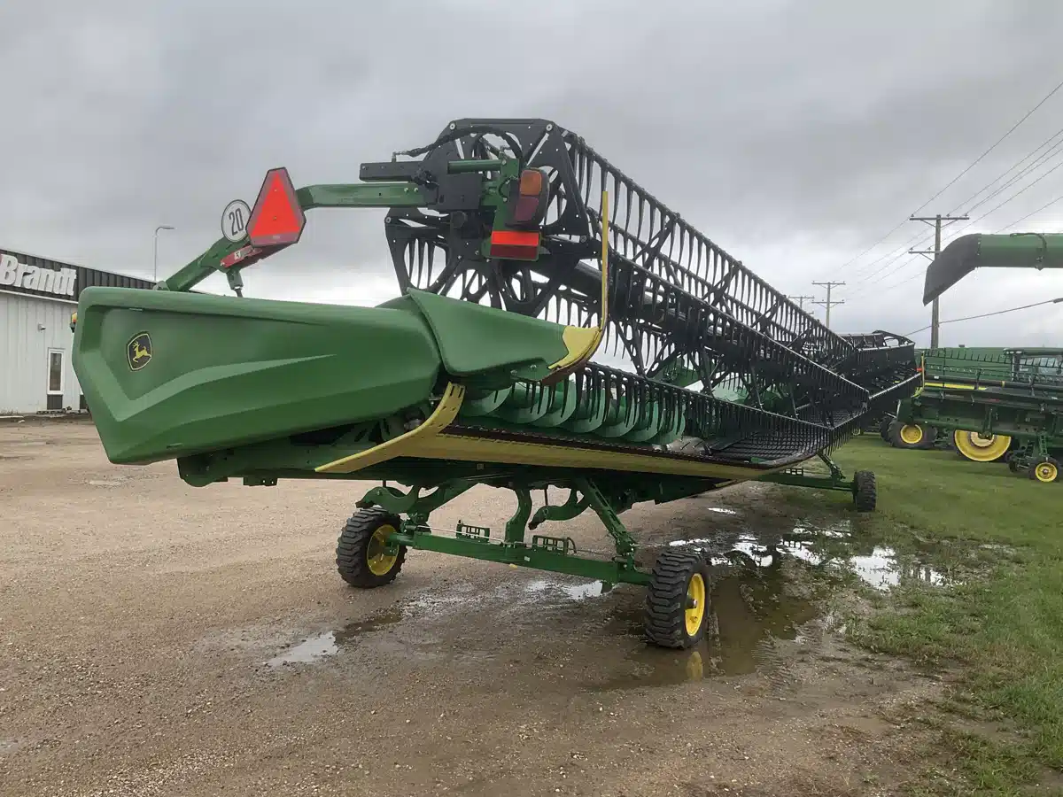 Gallery image 2 for Used 2023 John Deere HD45R Header - Draper