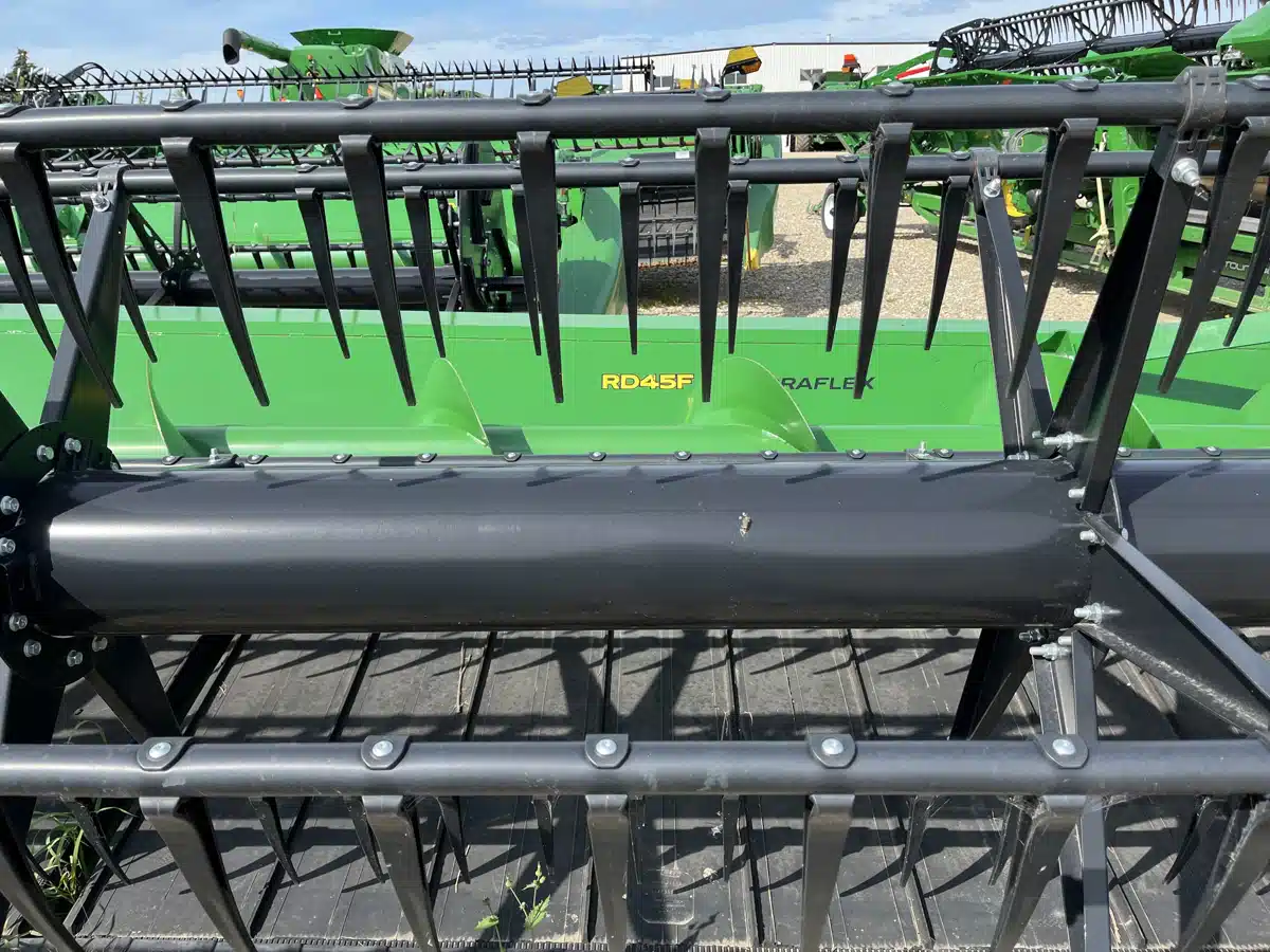 Gallery image 2 for Used 2022 John Deere RD45F Header - Flex
