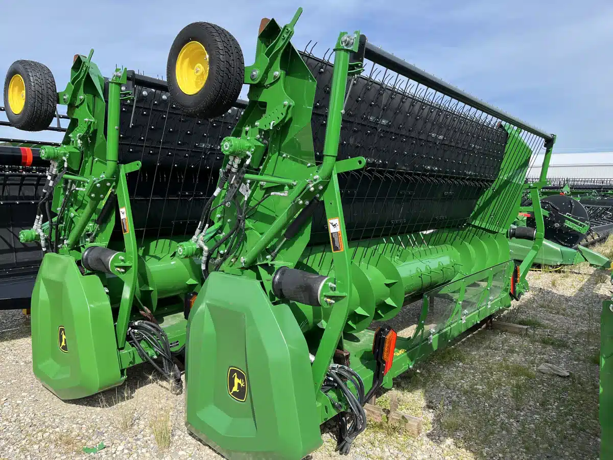 Gallery image 2 for Used 2023 John Deere BP 15 Header - Pickup