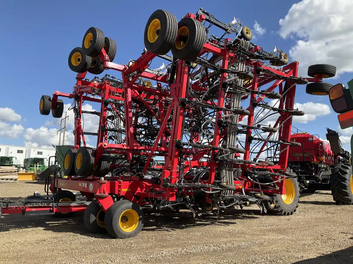 Gallery image 2 for Used 2023 Väderstad 84/12wpd1000 Air Drill