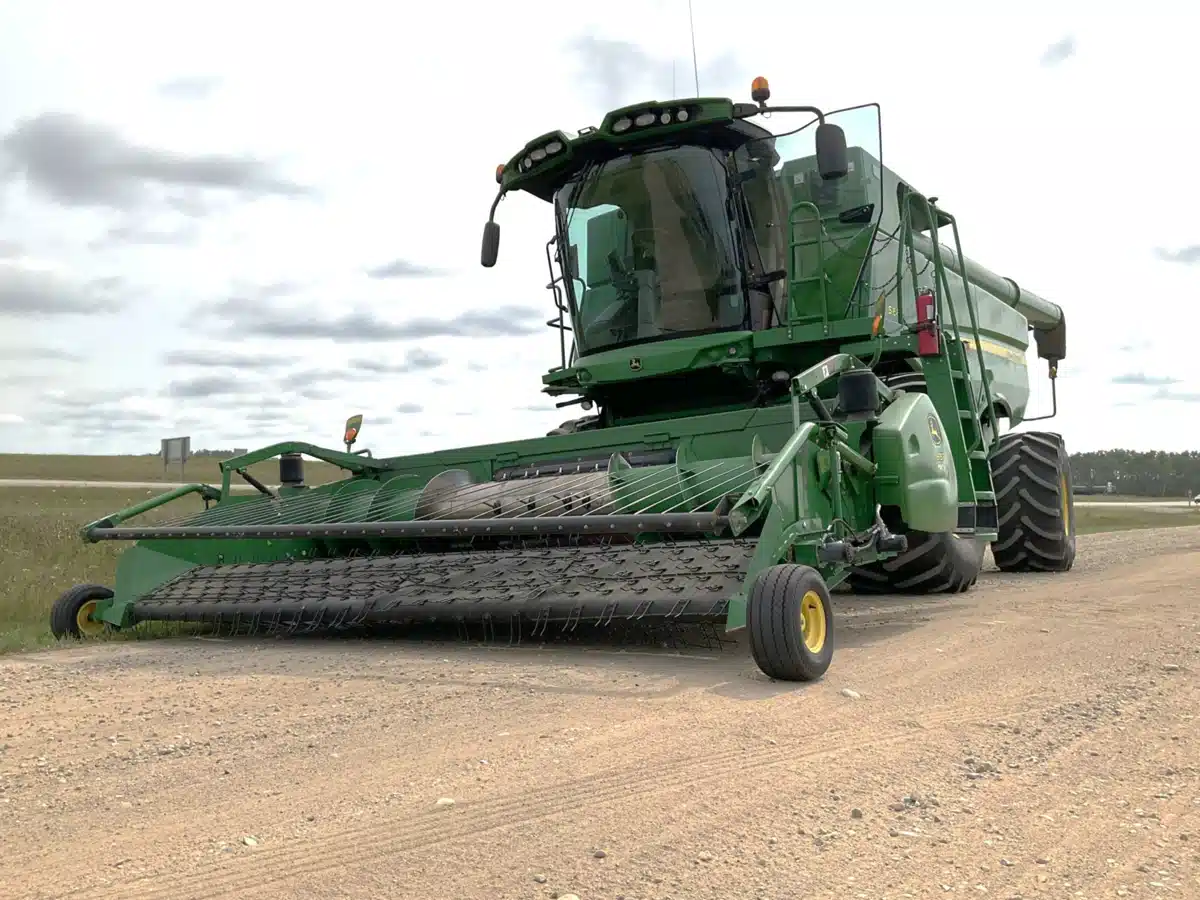 Gallery image 1 for Used 2012 John Deere S680 Combine