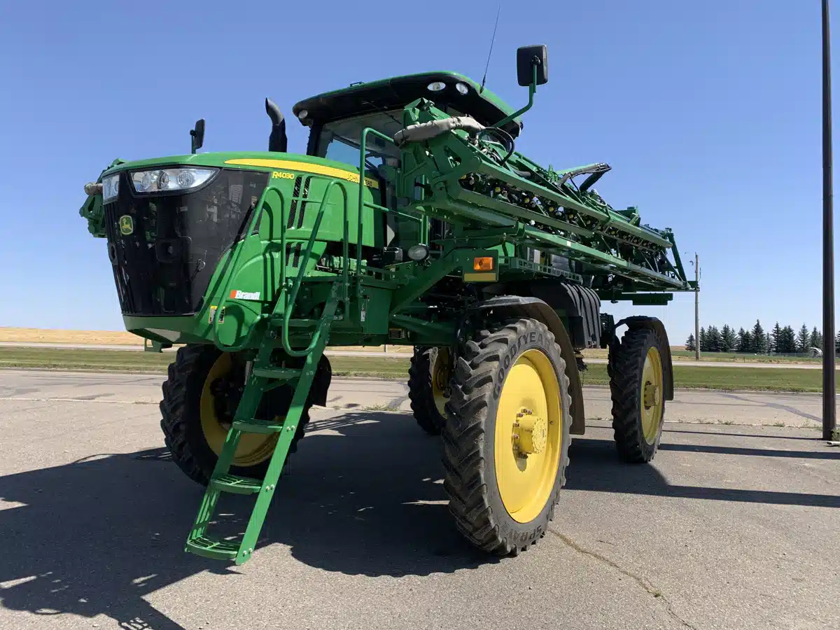 Gallery image 1 for Used 2015 John Deere R4030 Sprayer - Self Propelled