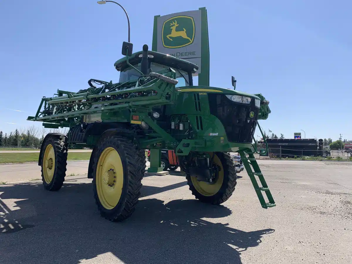 Gallery image 2 for Used 2015 John Deere R4030 Sprayer - Self Propelled