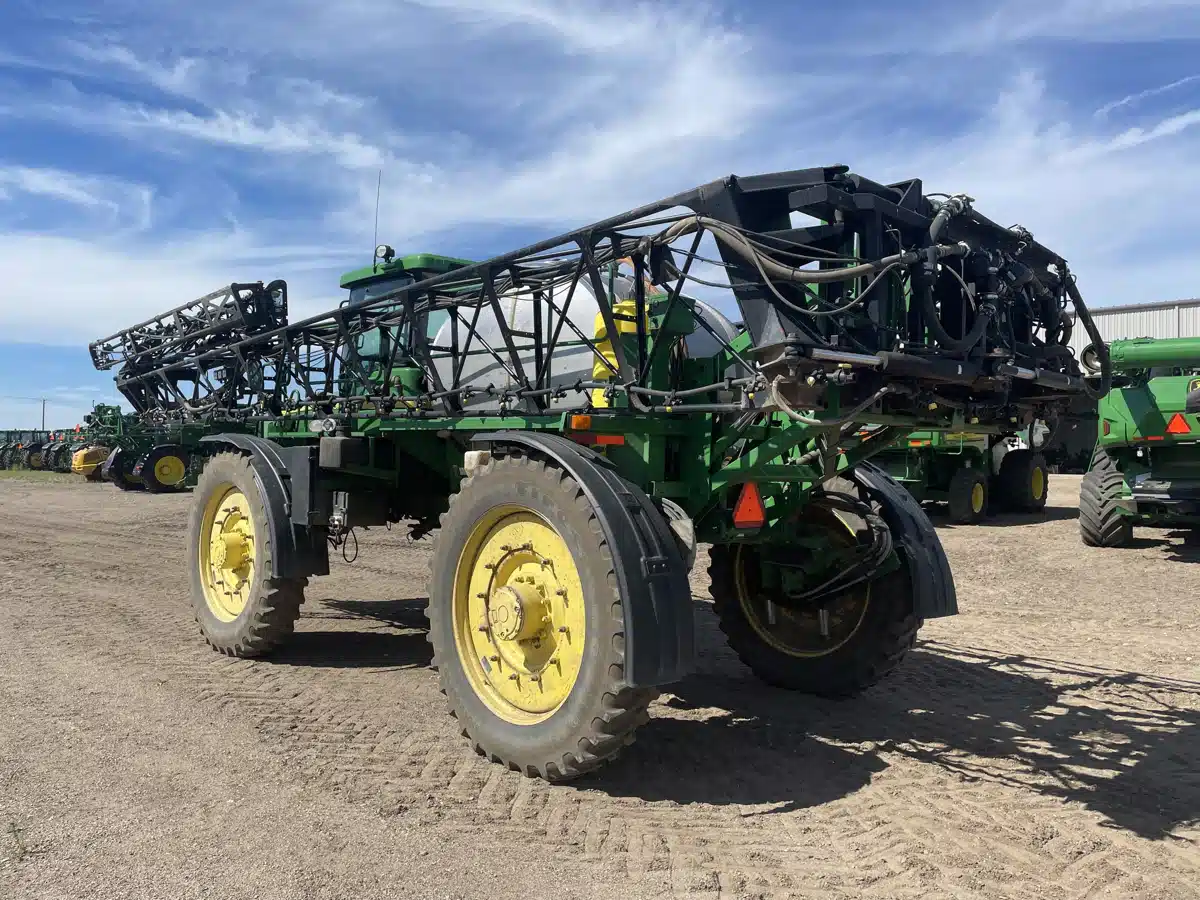 Gallery image 2 for Used 2006 John Deere 4920 Sprayer - Self Propelled