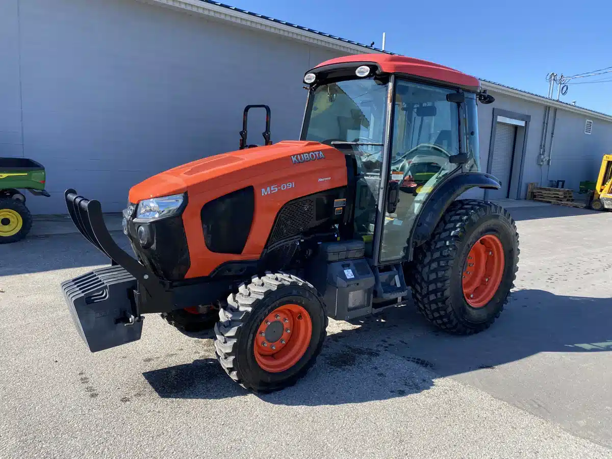 Gallery image 1 for Used 2019 Kubota M5-091 Tractor