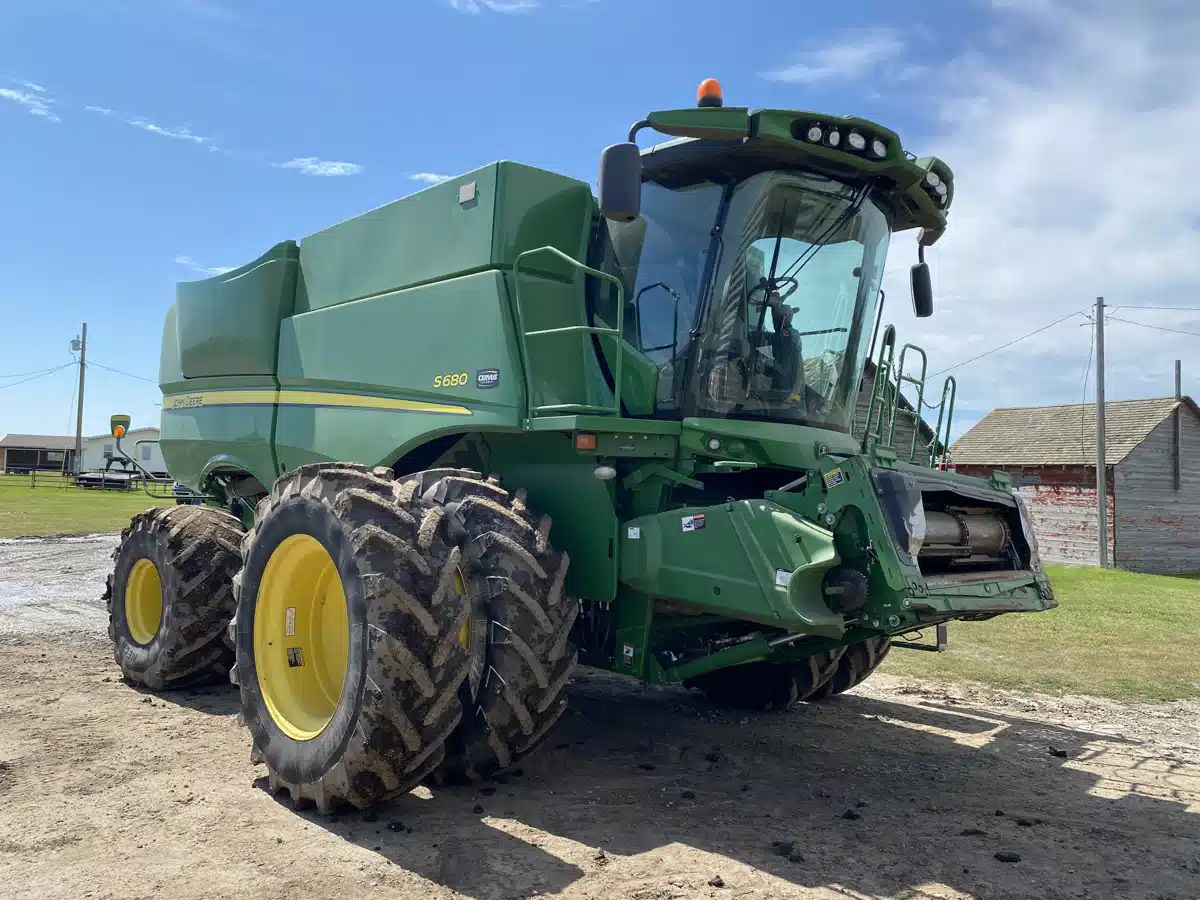 Gallery image 2 for Used 2013 John Deere S680 Combine