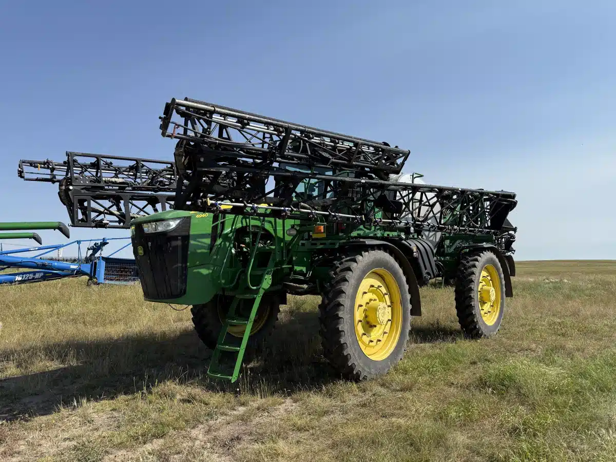 Gallery image 1 for Used 2013 John Deere 4940 Sprayer - Self Propelled