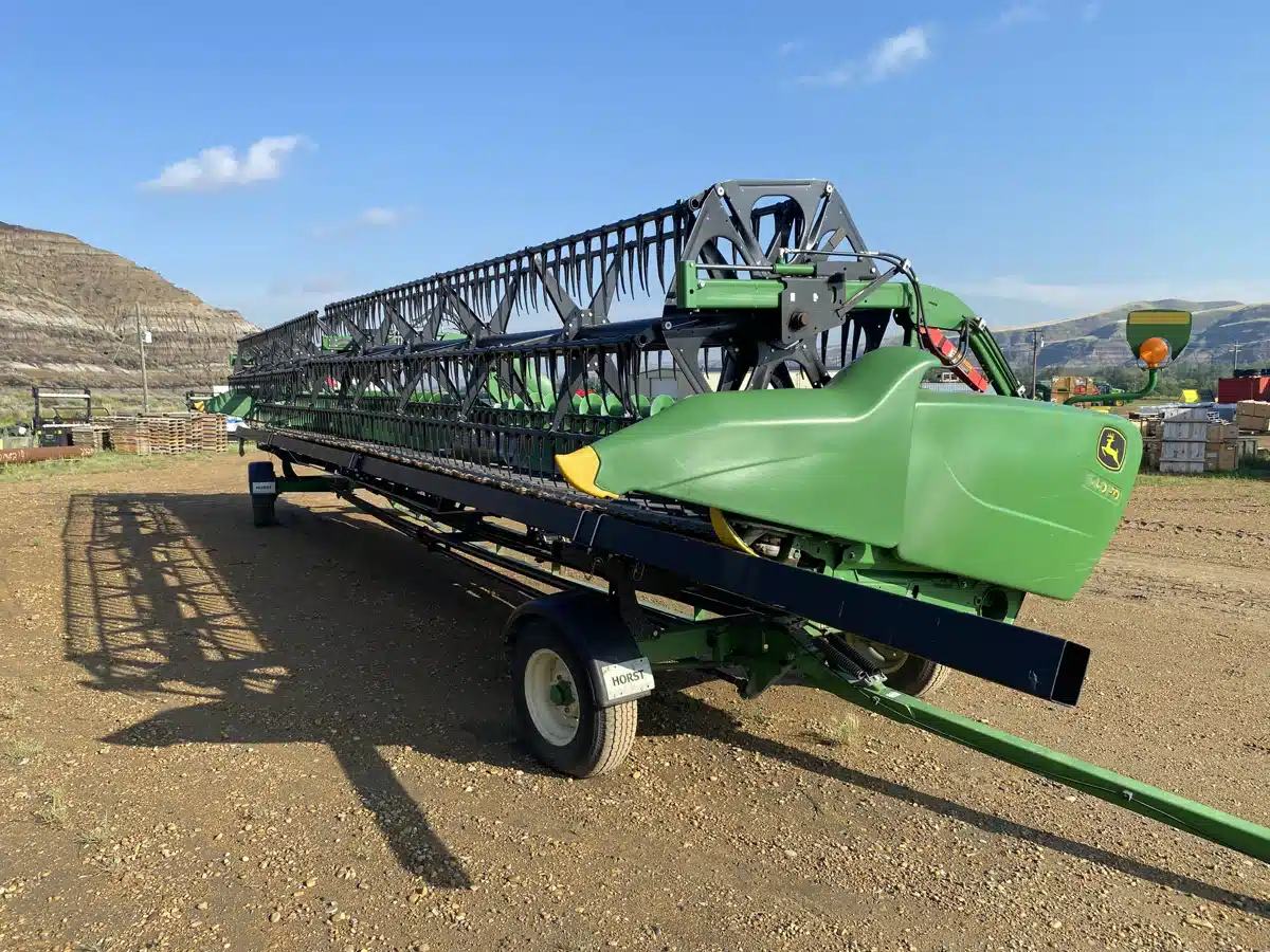 Gallery image 1 for Used 2017 John Deere 640FD Header - Draper