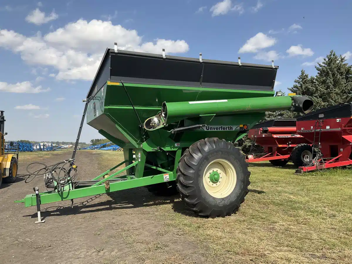 Gallery image 2 for Used 2012 Unverferth 6225 Grain Cart