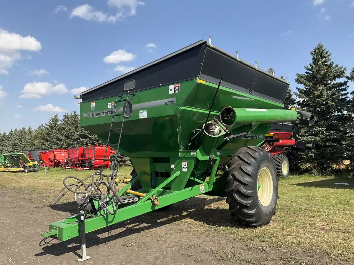 Gallery image 1 for Used 2012 Unverferth 6225 Grain Cart
