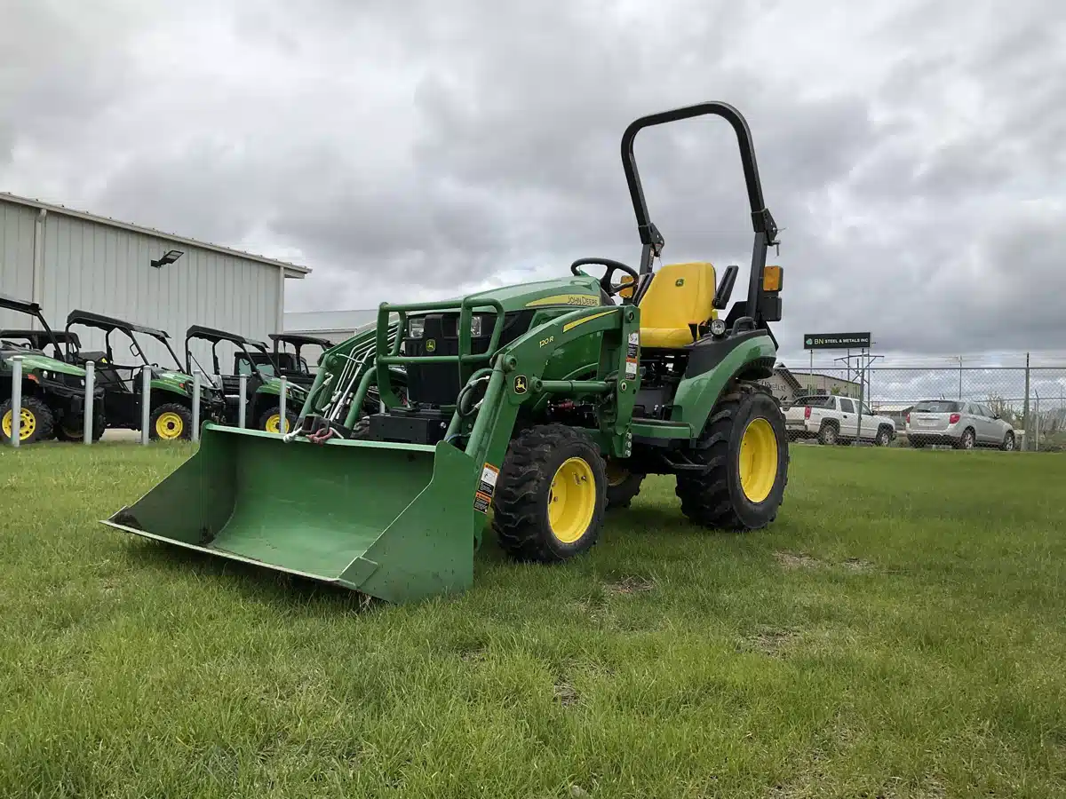 Gallery image 1 for Used 2022 John Deere 2025R Tractor
