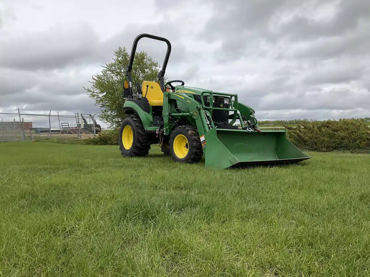Gallery image 2 for Used 2022 John Deere 2025R Tractor