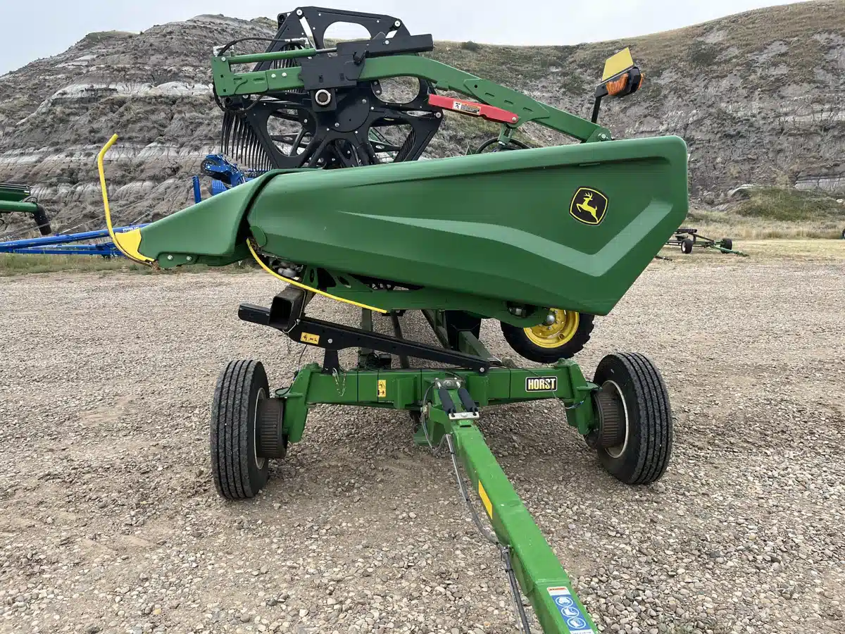 Gallery image 2 for Used 2021 John Deere HD40R Header - Draper