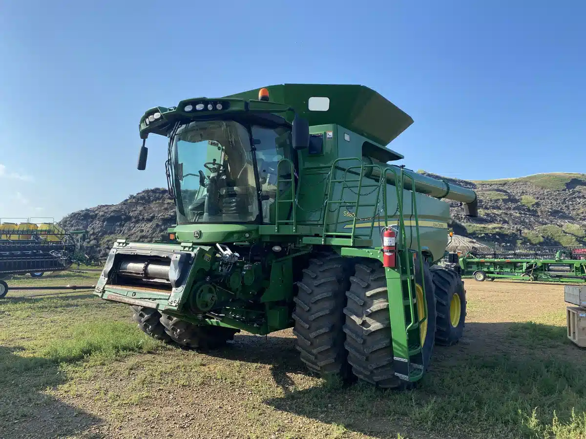 Gallery image 1 for Used 2013 John Deere S680 Combine