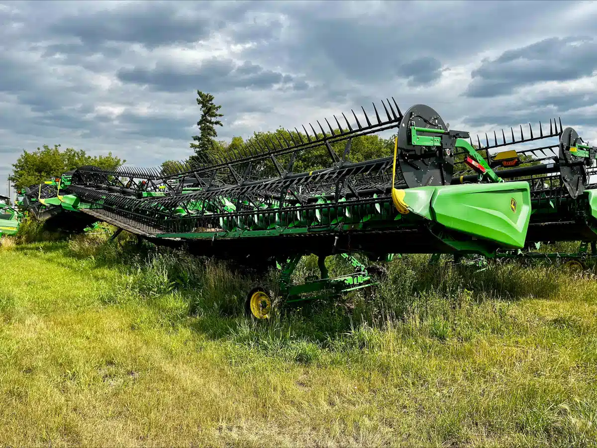 Gallery image 1 for Used 2024 John Deere HD45R Header - Draper