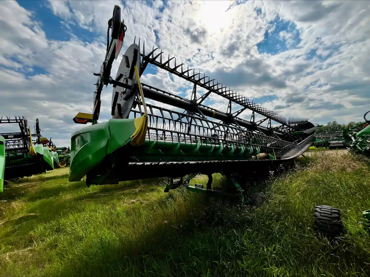 Gallery image 2 for Used 2024 John Deere HD45R Header - Draper