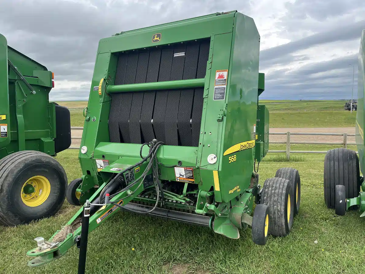 Gallery image 1 for Used 2011 John Deere 568 Round Baler