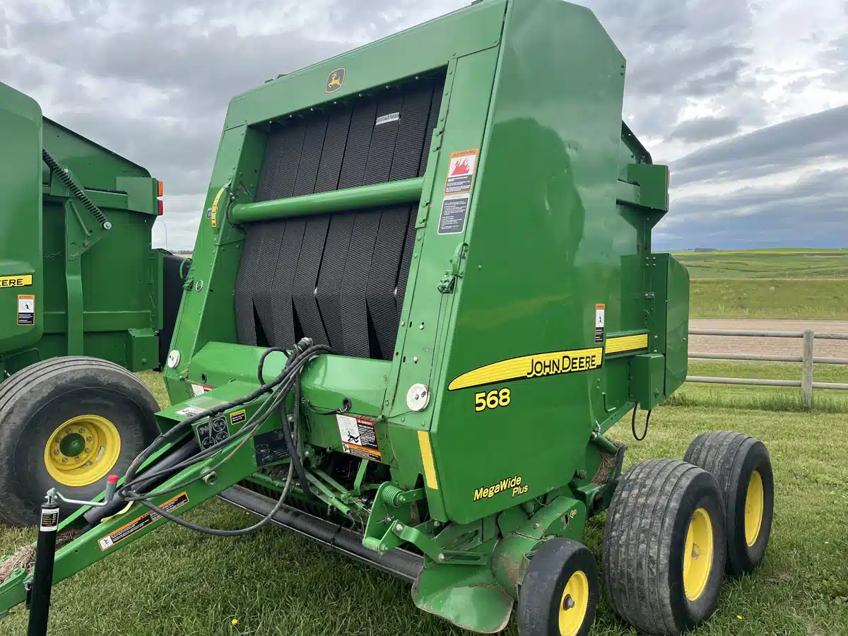 Gallery image 2 for Used 2011 John Deere 568 Round Baler