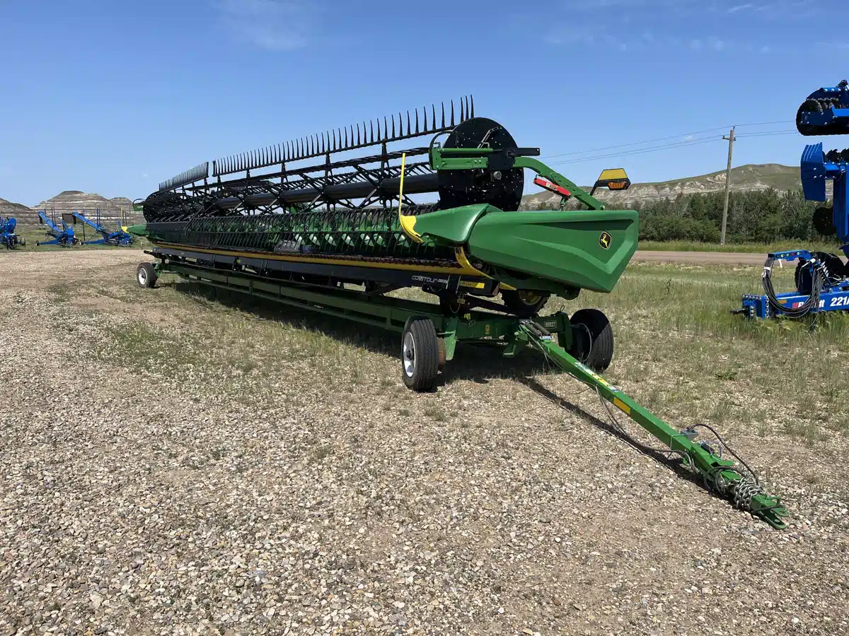 Gallery image 1 for Used 2023 John Deere HD50R Header - Draper