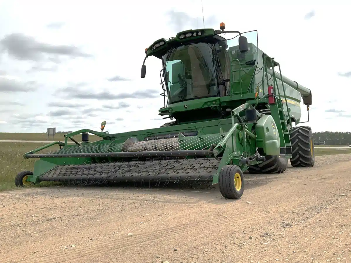 Gallery image 1 for Used 2012 John Deere S680 Combine