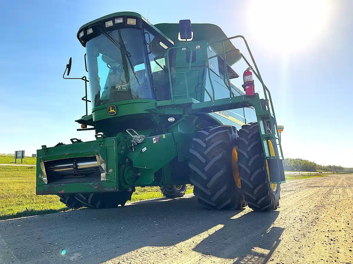 Gallery image 1 for Used 2004 John Deere 9760 STS Combine