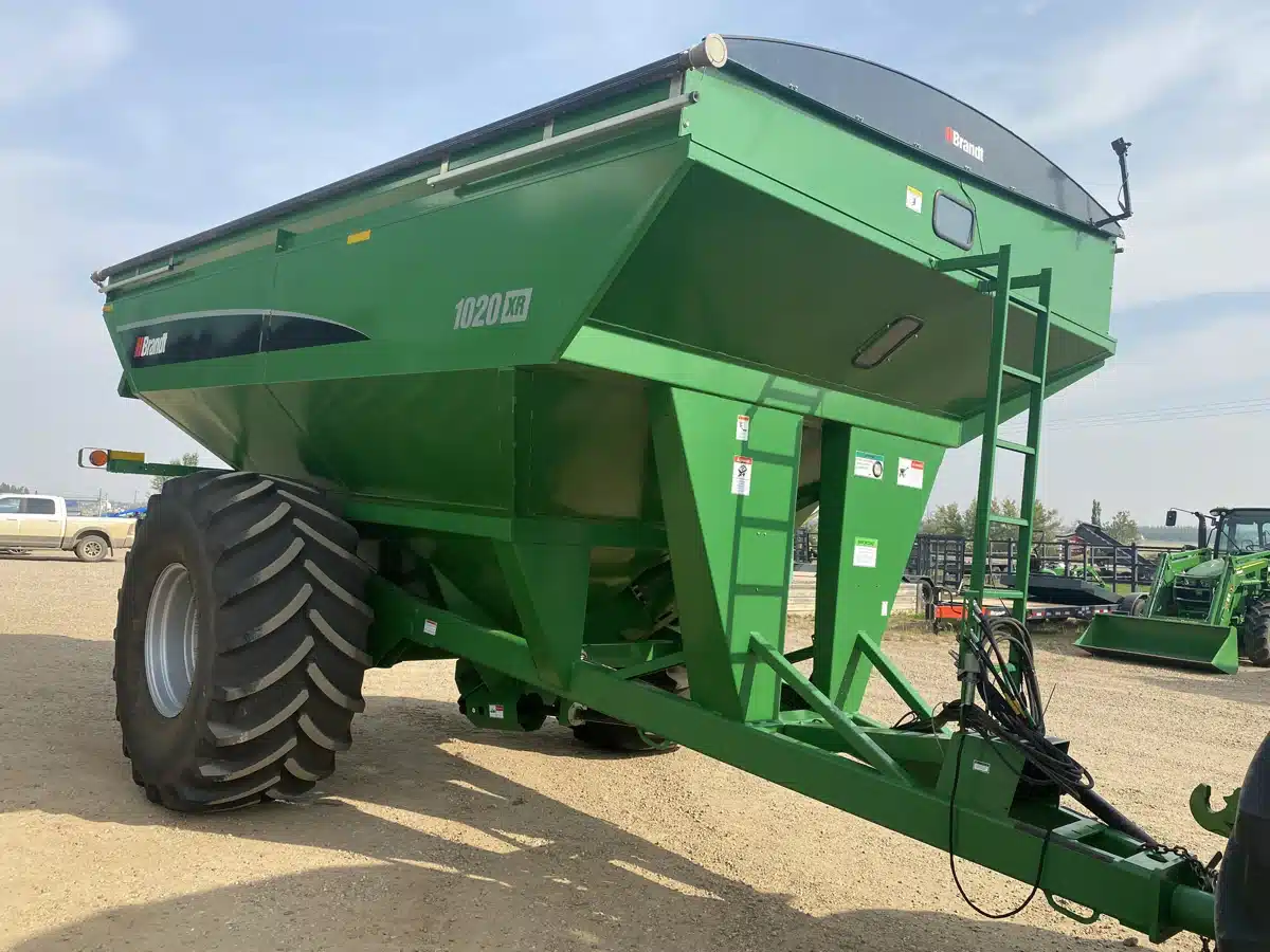 Gallery image 2 for Used 2019 Brandt 1020XR Grain Cart