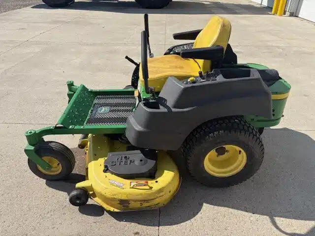 Gallery image 2 for Used 2011 John Deere Z445 Mower - Zero Turn