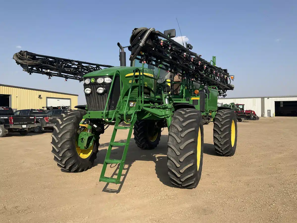 Gallery image 1 for Used 2013 John Deere 4830 Sprayer - Self Propelled