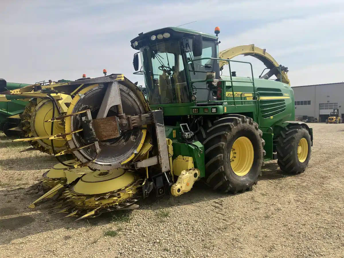 Gallery image 1 for Used 2009 John Deere 7550 Forage Harvester