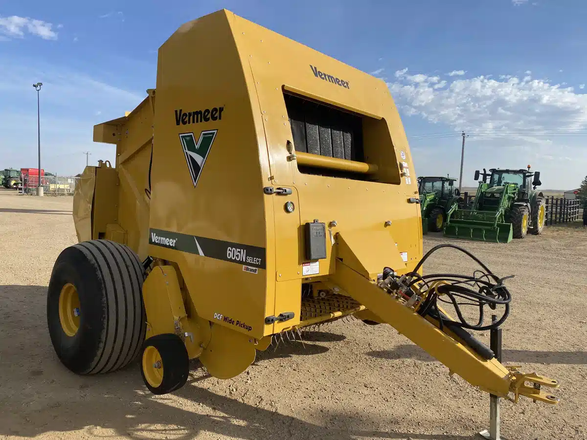 Gallery image 2 for Used 2023 Vermeer 605N Round Baler
