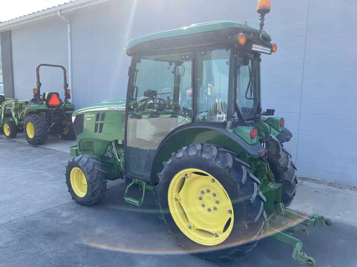 Gallery image 2 for Used 2017 John Deere 5090GV Tractor