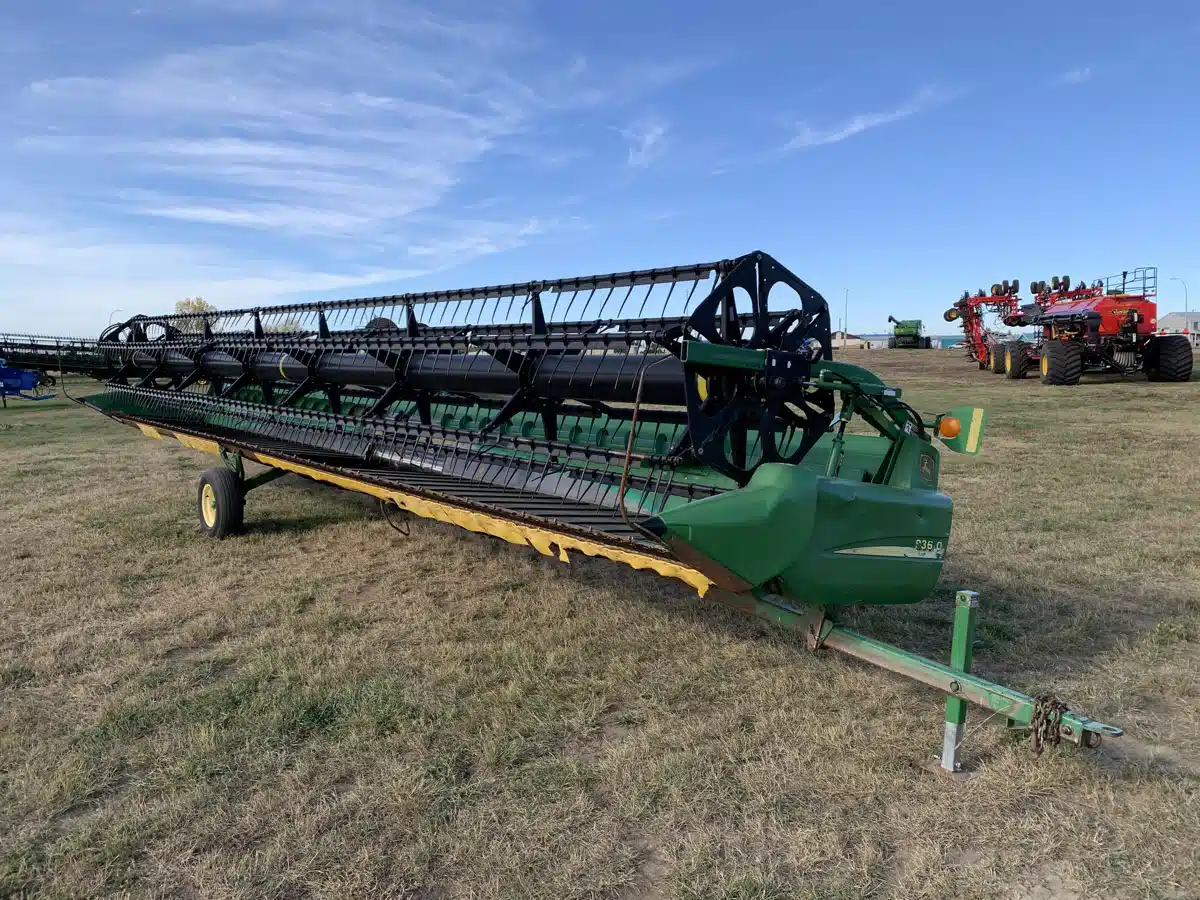 Gallery image 1 for Used 2006 John Deere 936D Header - Draper