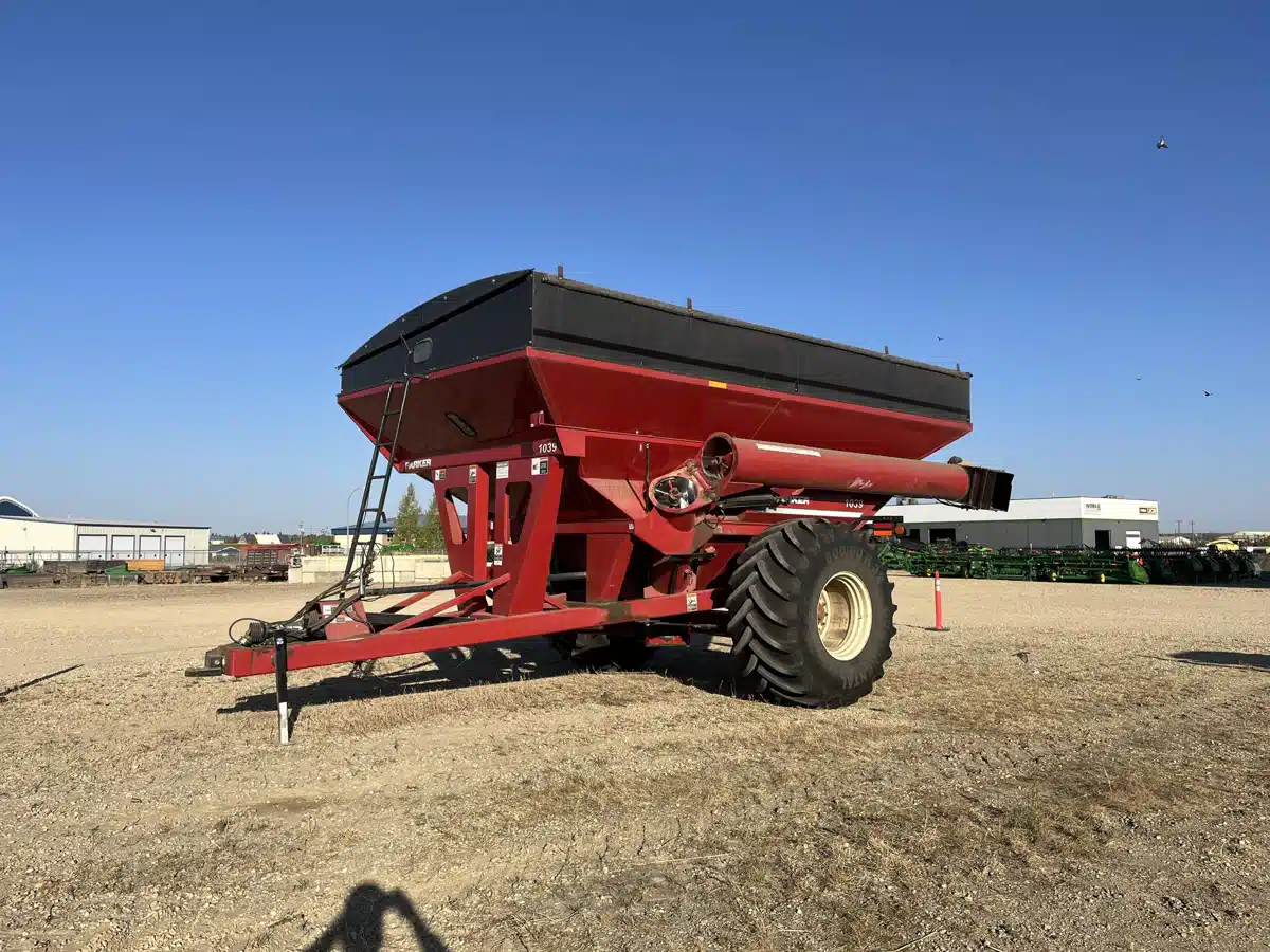 Gallery image 1 for Used 2012 Parker 1039 Grain Cart